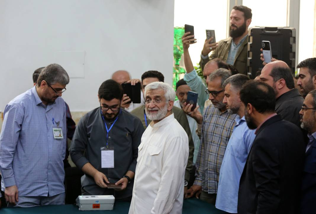 İran sandık başında! Reisi'nin halefi kim olacak? - Resim: 21